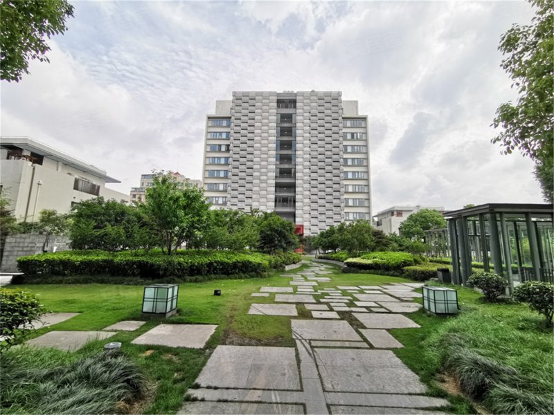 湖畔佳苑(公寓住宅)