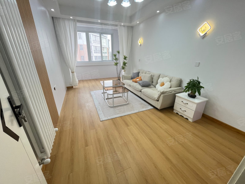 苹果园三室一厅精装修三万定房可贷款急卖可议价