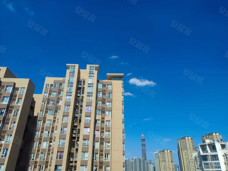 海桐小区三期出行方便带电梯近地铁近医院房东直卖