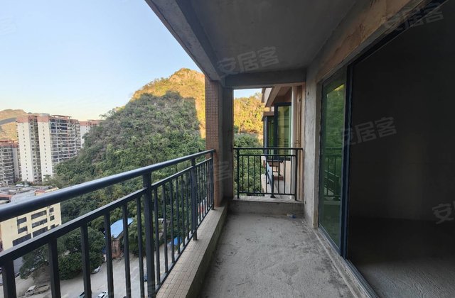 远东江滨华府4室2厅144㎡91.8万二手房图片