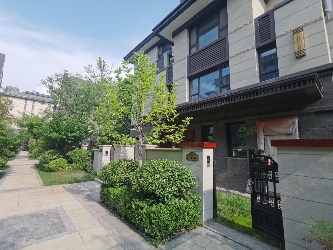 急售枫丹壹号院147平139w