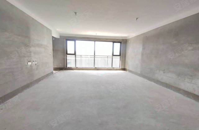 建章花园4室2厅200.33㎡150万二手房图片