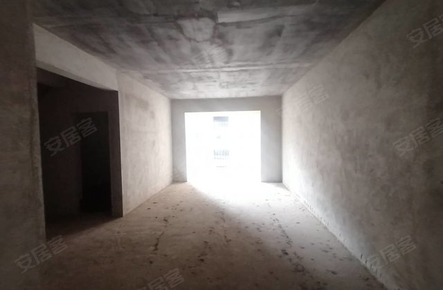 广恒中央城4室2厅146㎡56万二手房图片