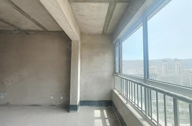 润嘉国际3室2厅122㎡86.6万二手房图片