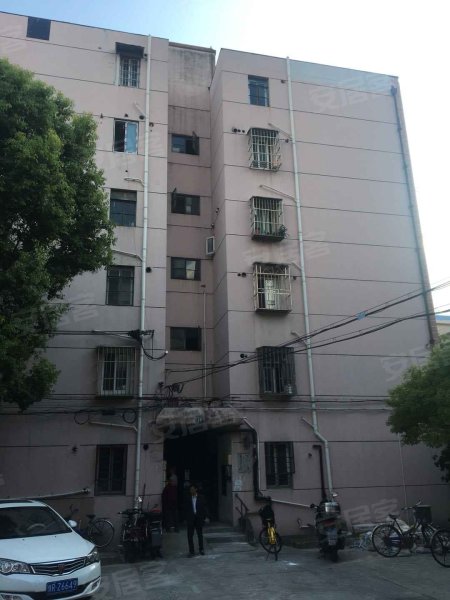 金桥新村四街坊台儿庄小区 