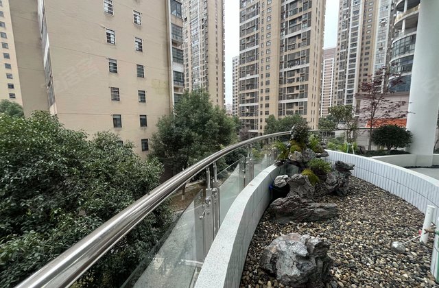 铭鸿翰林居5室2厅240㎡88.8万二手房图片