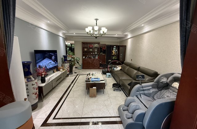 东方国际公馆3室2厅146㎡140万二手房图片