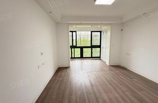 闵浦新苑六村3室2厅112.23㎡298万二手房图片