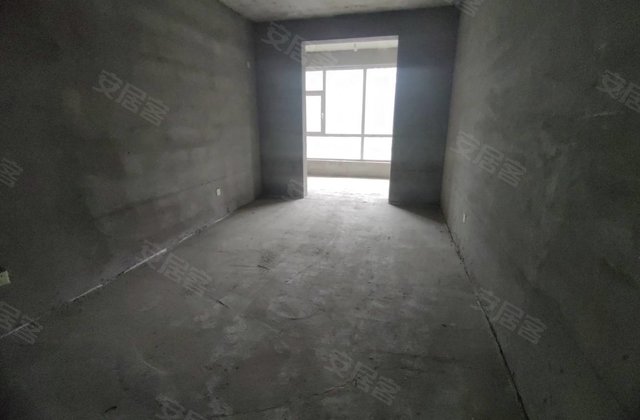 荣丰清水湾4室2厅186㎡64.8万二手房图片