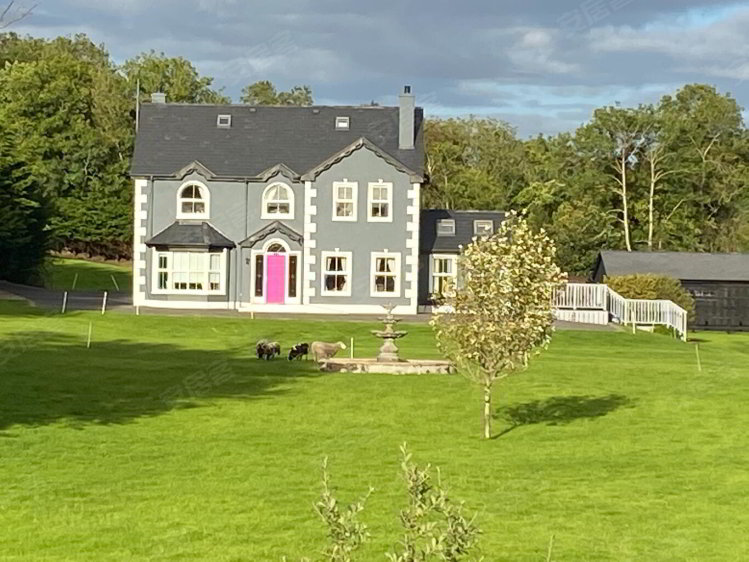 爱尔兰约¥364万美丽的 4 间卧室的房子在郁郁葱葱的绿地和单独的 2 间卧室小木屋， 布里奇敦， 拉盖， 多尼戈尔，二手房公寓图片