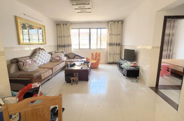 名仕尚都4室2厅134㎡41.8万二手房图片