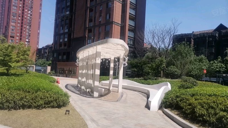 万江共和新城红公馆君藏