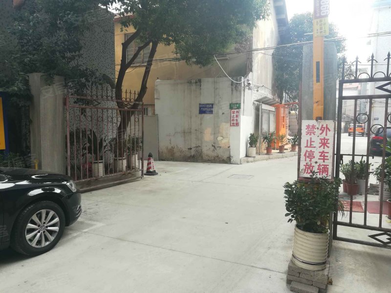 新德路341弄小区 