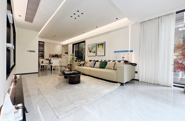 明星中央公园4室2厅128㎡45.5万二手房图片