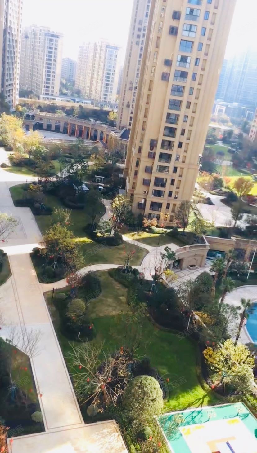 白鹭金湾3室1厅1卫130万93平方米