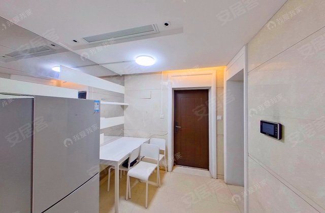 江南铭庭 正对小区景观 独有的双联阳台 门口接驳车一站聚地铁