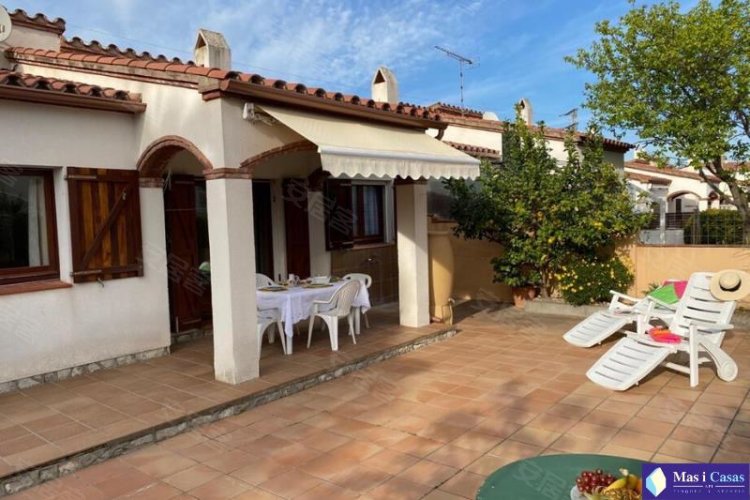 西班牙约¥205万SpainTorroella de MontgríHouse出售二手房公寓图片