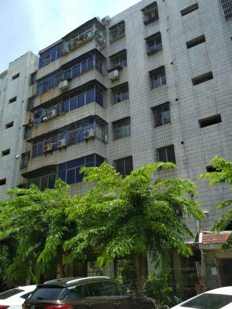 电梯房 120平 3室2厅 富苑小区 楼层好 视野无遮挡