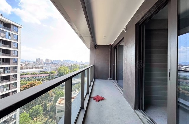 胜利华府4室2厅135㎡315万二手房图片