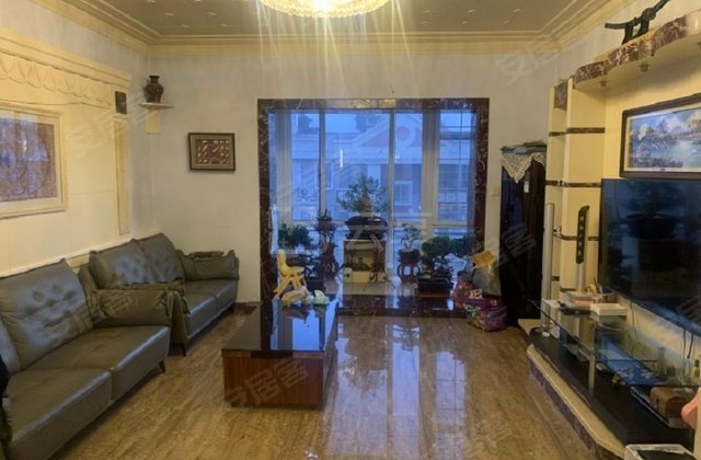 丽景琴园(东区)4室2厅210.78㎡145万二手房图片