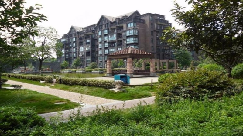 万江共和新城红公馆君藏