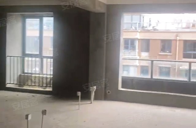 国际公寓(南区)4室3厅222.79㎡145万二手房图片