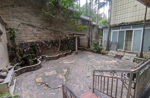 区政府宿舍4室3厅160㎡49.8万二手房图片