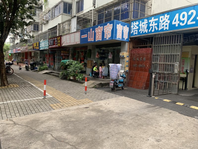 塔城东路492弄小区 