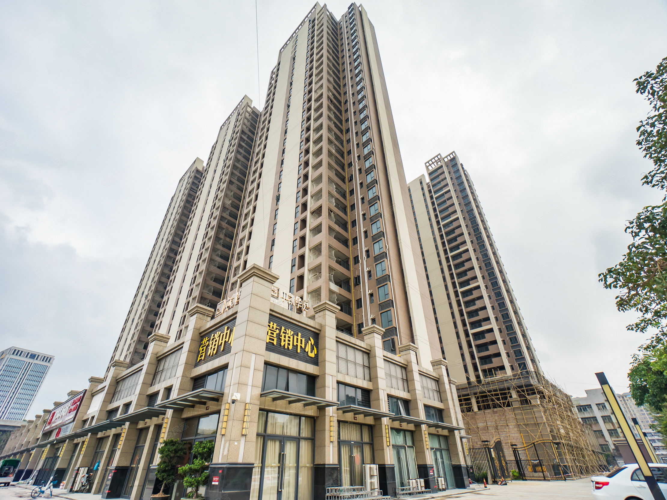 珠海人民西路旁!中凯华庭!新交楼小区!超高赠送!更名无税房!