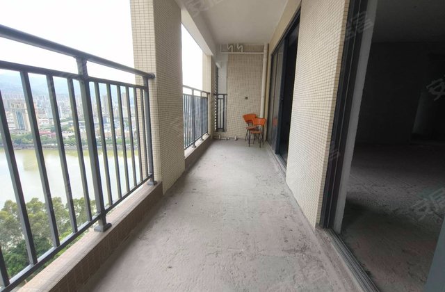 新景天湖山庄3室2厅123㎡80万二手房图片