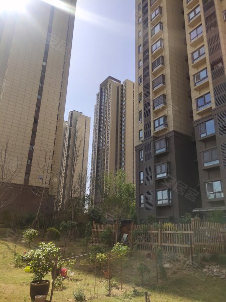 荣盛城麓山荣郡