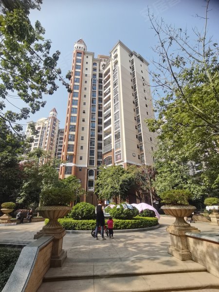 龙光普罗旺斯香槟庄园,白沙大道辅路,近金阳路-南宁龙光普罗旺斯香槟