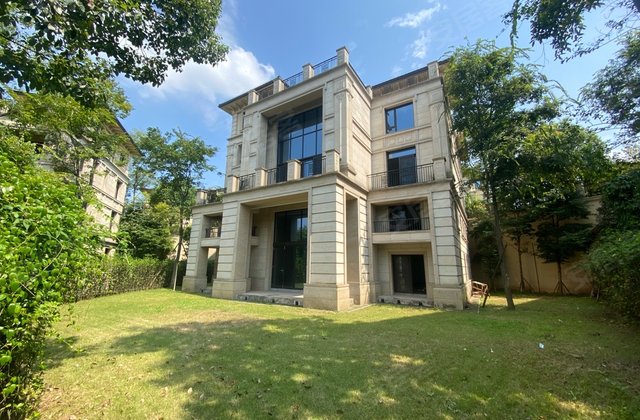 看水景的大独栋,江与城天钜二手房,3500万,6室3厅,6卫,732平米-重庆