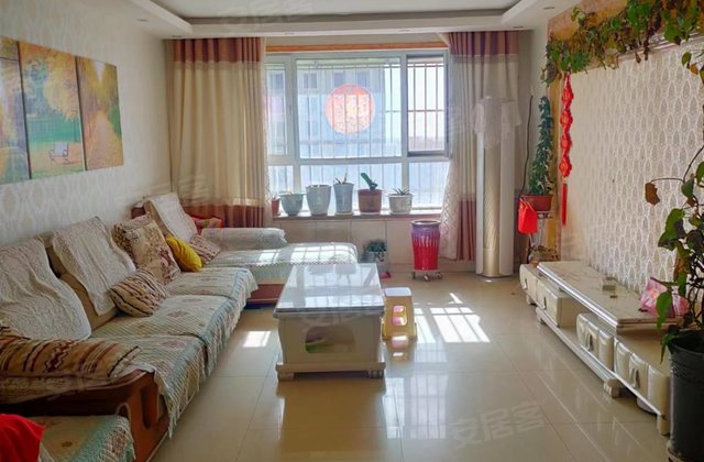 克州香港城西区3室2厅120.21㎡78万二手房图片