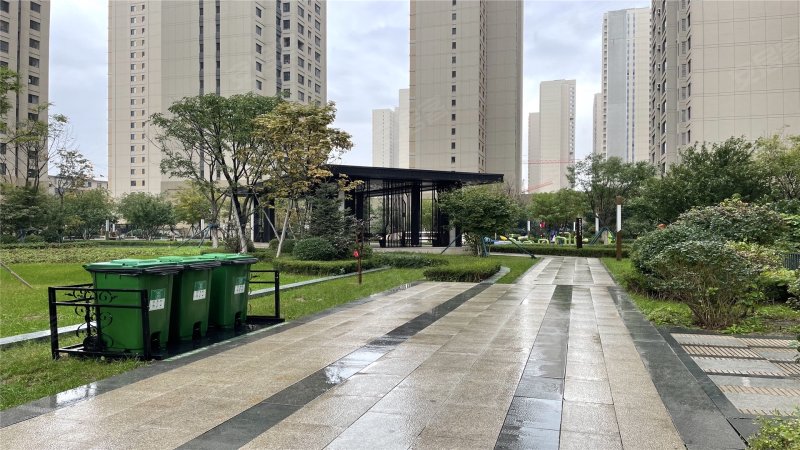 万科圣丰翡翠之光