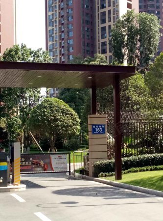 万科金色乐府 套二 180万满二 全对中庭 安静视野好