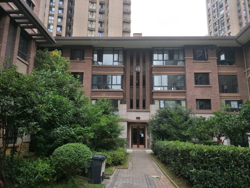 大华南湖公园世家西区