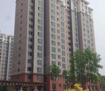 凯瑞国际两室精装,低总价,周边配套齐全,临近超市医院