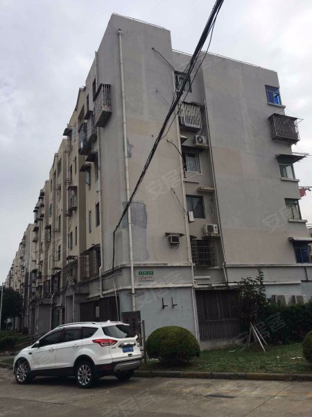 金桥新村四街坊台儿庄小区 