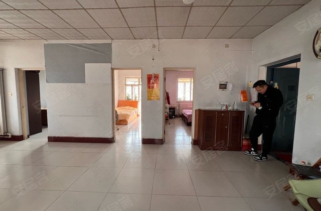 德馨花园3室2厅125.69㎡64万二手房图片