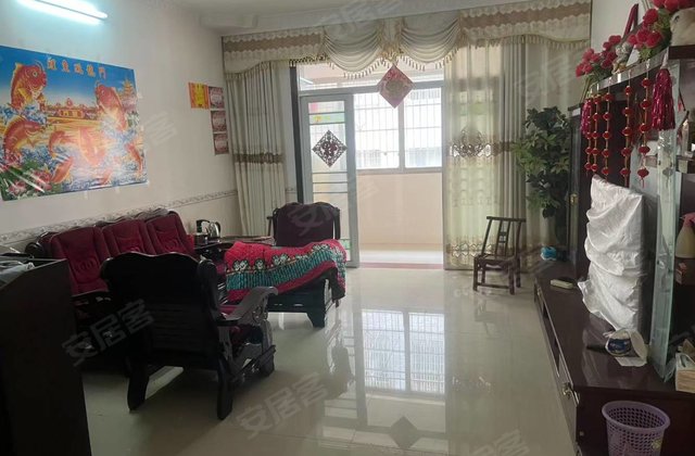 桃园小区3室2厅131㎡23.8万二手房图片