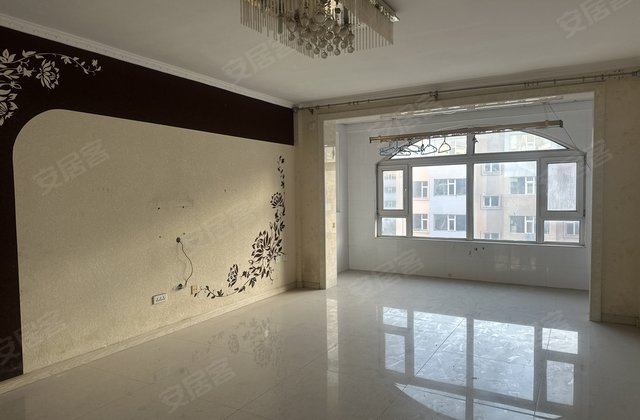 滨江嘉园E区2室2厅101㎡33万二手房图片