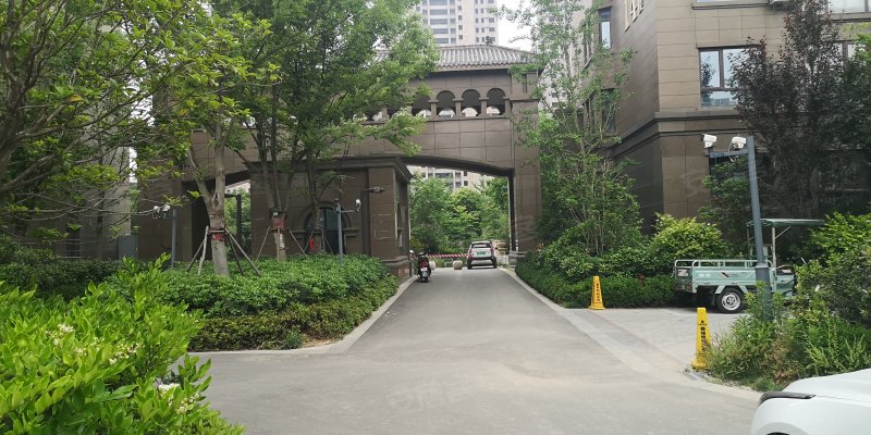 东方第一城湖景苑