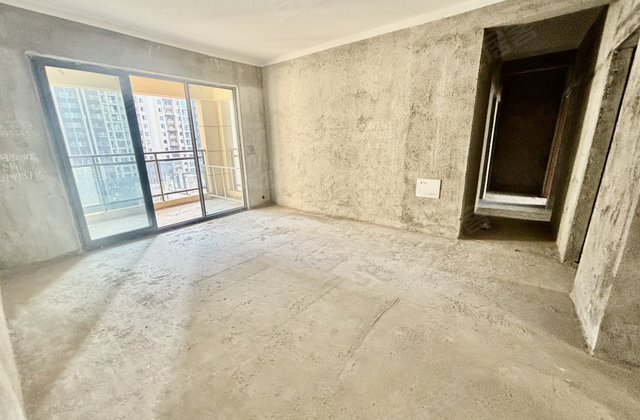 优山美域4室2厅134㎡56.8万二手房图片