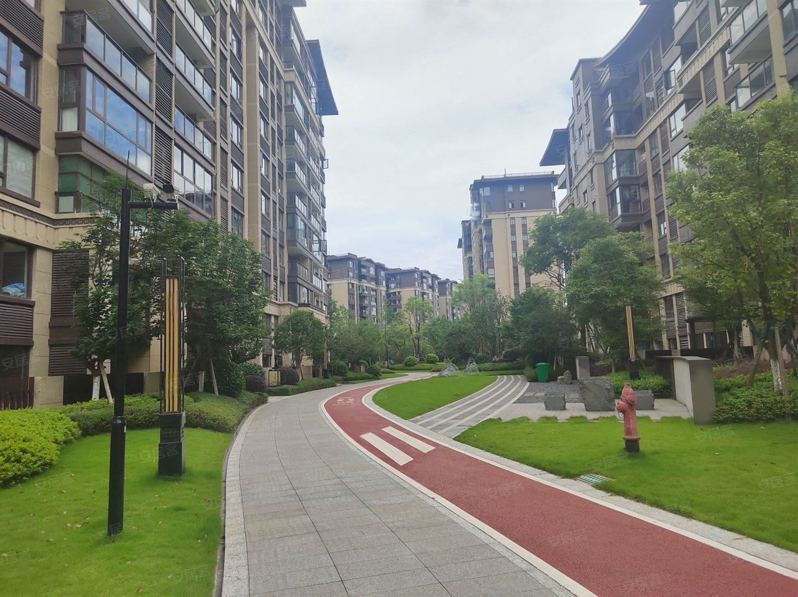 风景如画 狂降80万 漓江壹号一线江景房 4房大平层368万,兴进漓江壹号