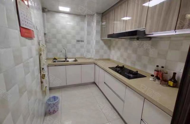 君悦半岛3室2厅131.9㎡170万二手房图片
