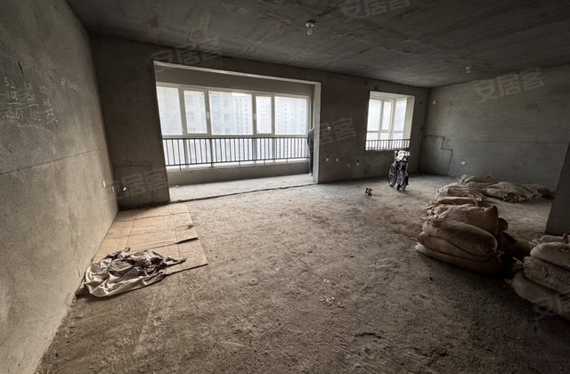 茂源景城5室2厅243㎡180万二手房图片