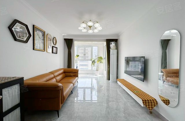 兰亭都荟！婚房精装3房2厅1卫！南北通透户型方正！中间好楼层