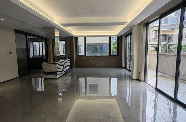 鸿山翡翠城5室3厅202㎡98万二手房图片