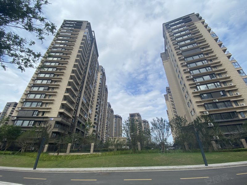 绿地海湾逸海苑